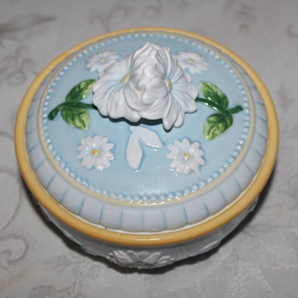 Bella Casa by Ganz Jewelry Trinket Dish | Jewellery Dish Covered - Picture 2 of 13